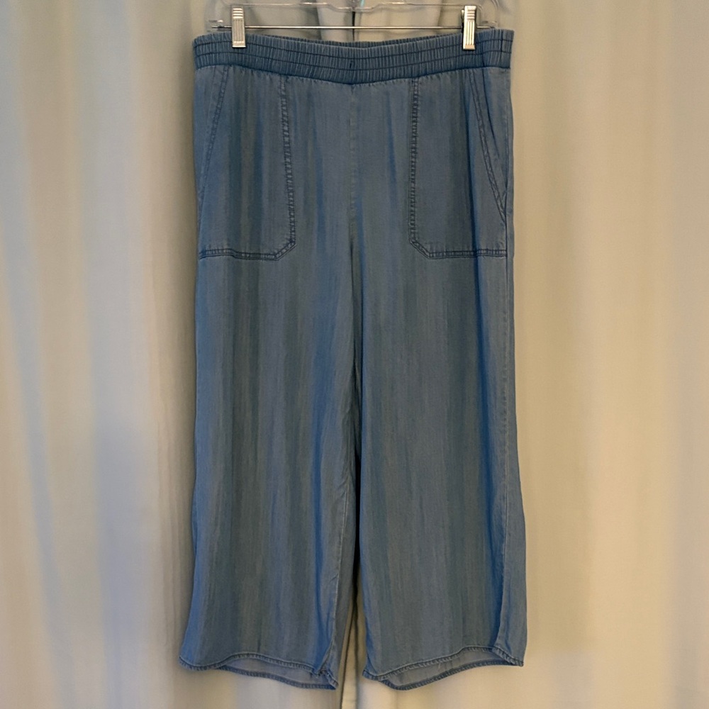 Westport Sky‎ Blue Chambray Pull-On Wide Leg Cropped Pants, size small